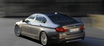 BMW 5 Series Sedan (2011) - picture 15 of 57
