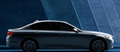 BMW 5 Series Sedan (2011) - picture 31 of 57