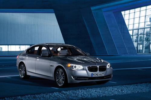 BMW 5 Series Sedan (2011) - picture 32 of 57