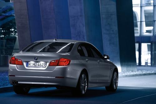 BMW 5 Series Sedan (2011) - picture 33 of 57
