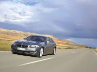 BMW 5 Series Sedan (2011) - picture 2 of 57