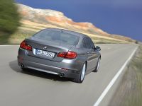 BMW 5 Series Sedan (2011) - picture 3 of 57
