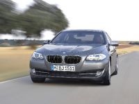 BMW 5 Series Sedan (2011) - picture 5 of 57