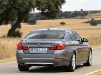 BMW 5 Series Sedan (2011) - picture 6 of 57