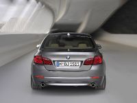 BMW 5 Series Sedan (2011) - picture 11 of 57
