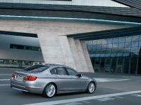 BMW 5 Series Sedan (2011) - picture 14 of 57