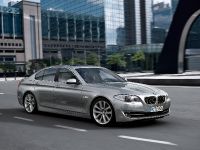 BMW 5 Series Sedan (2011) - picture 5 of 57