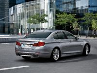 BMW 5 Series Sedan (2011) - picture 21 of 57