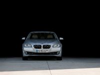 BMW 5 Series Sedan (2011) - picture 27 of 57