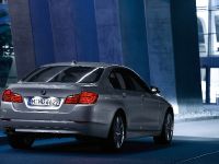 BMW 5 Series Sedan (2011) - picture 2 of 57