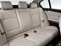 BMW 5 Series Sedan (2011) - picture 42 of 57
