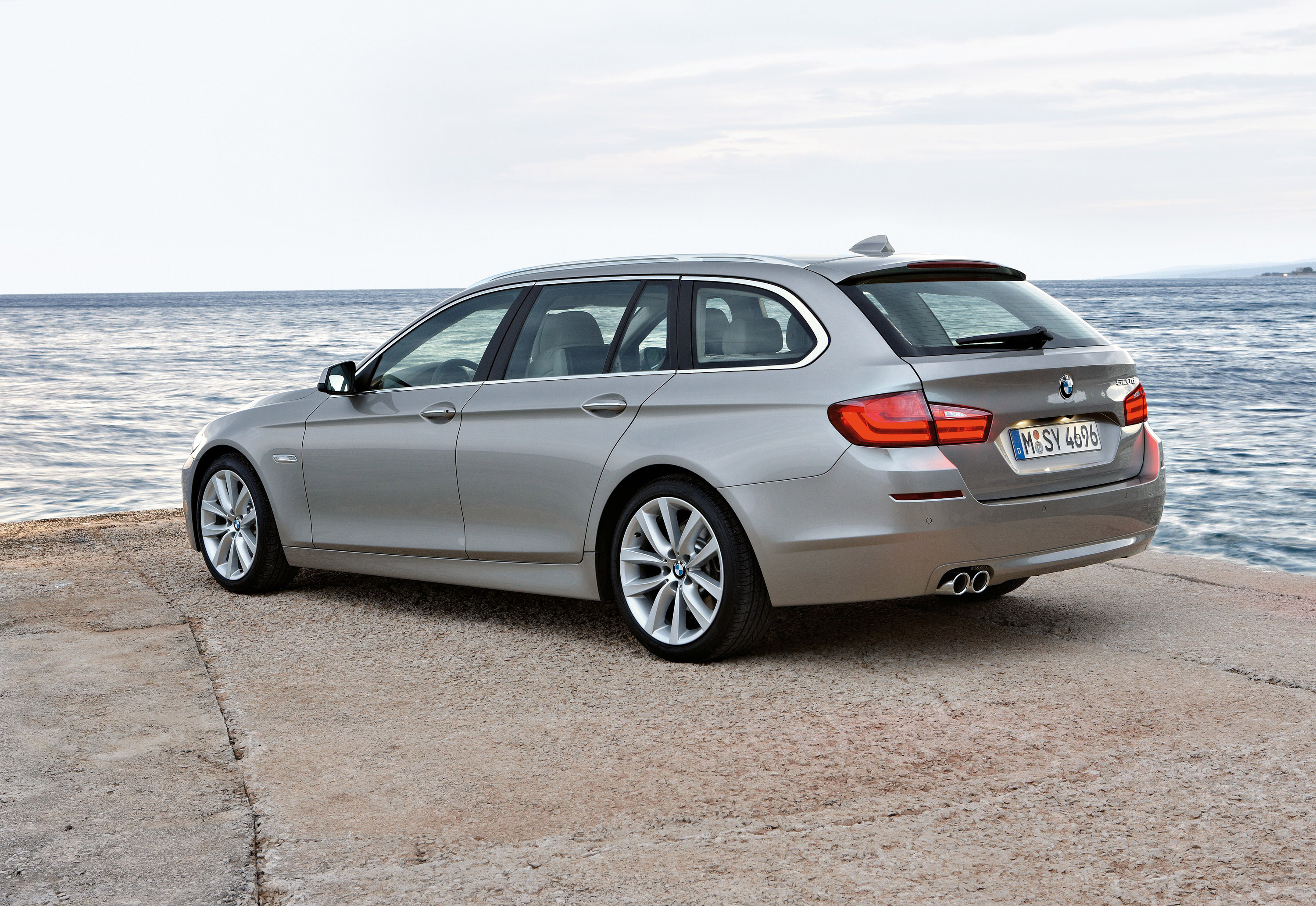 Бмв м5 универсал. BMW 5 туринг. BMW 5 универсал. BMW 5 Touring f11. BMW 5 Touring 2011.