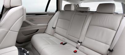 BMW 5 Series Touring (2011) - picture 4 of 34