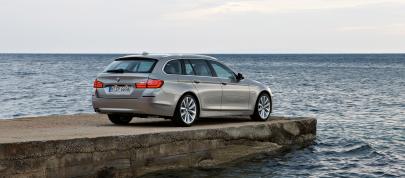 BMW 5 Series Touring (2011) - picture 12 of 34