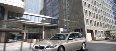 BMW 5 Series Touring (2011) - picture 15 of 34