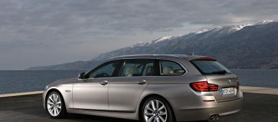 BMW 5 Series Touring (2011) - picture 20 of 34