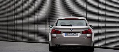 BMW 5 Series Touring (2011) - picture 23 of 34