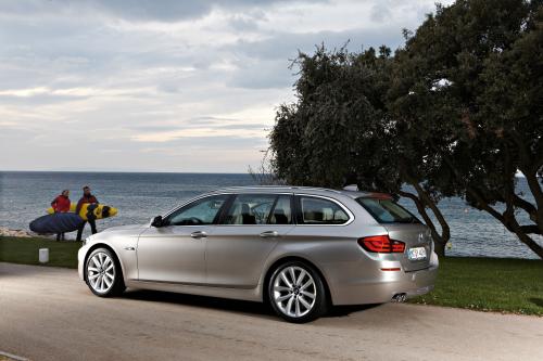 BMW 5 Series Touring (2011) - picture 8 of 34