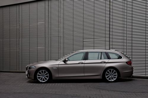 BMW 5 Series Touring (2011) - picture 25 of 34