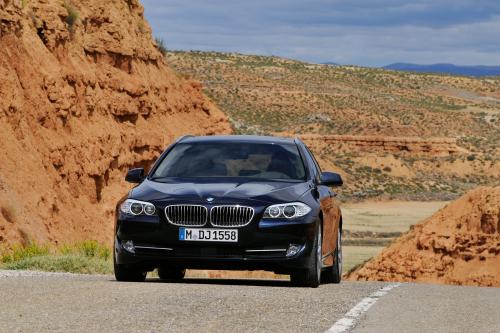 BMW 5 Series Touring (2011) - picture 32 of 34