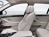 BMW 5 Series Touring (2011) - picture 3 of 34