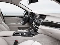 BMW 5 Series Touring (2011) - picture 6 of 34