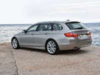 BMW 5 Series Touring (2011) - picture 13 of 34