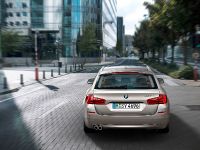 BMW 5 Series Touring (2011) - picture 18 of 34