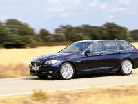 BMW 5 Series Touring (2011) - picture 30 of 34