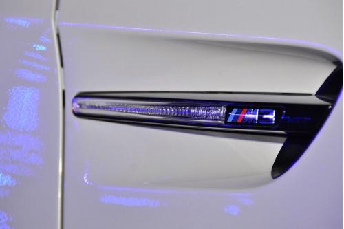 BMW M3 Carbon Edition (2011) - picture 8 of 18