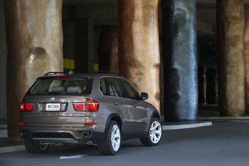 BMW X5 (2011) - picture 1 of 153