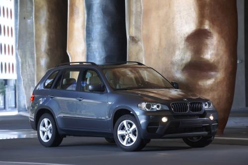 BMW X5 (2011) - picture 32 of 153