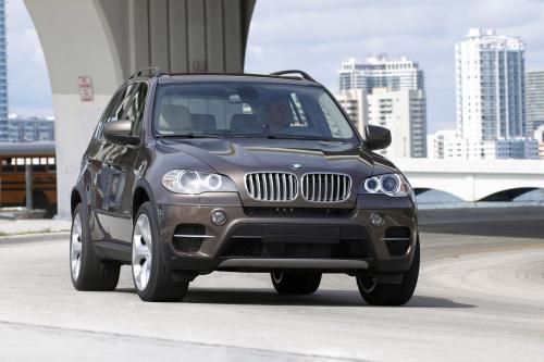BMW X5 (2011) - picture 40 of 153