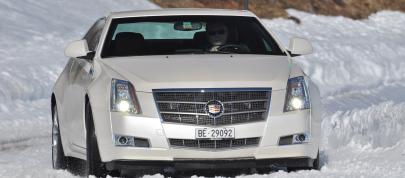 Cadillac CTS AWD Coupe (2011) - picture 4 of 5