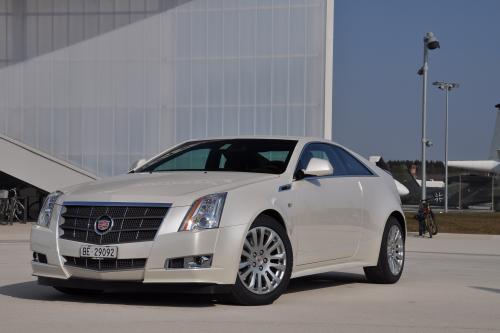 Cadillac CTS AWD Coupe (2011) - picture 1 of 5