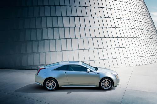 Cadillac CTS Coupe (2011) - picture 8 of 18