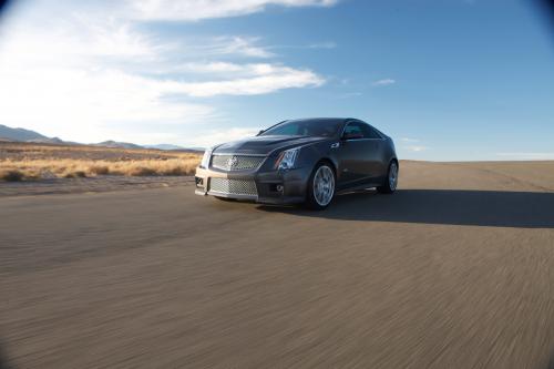Cadillac CTS-V Coupe (2011) - picture 8 of 10