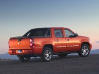 Chevrolet Avalanche (2011) - picture 2 of 5