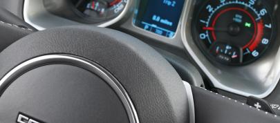 Chevrolet Camaro Convertible (2011) - picture 4 of 11