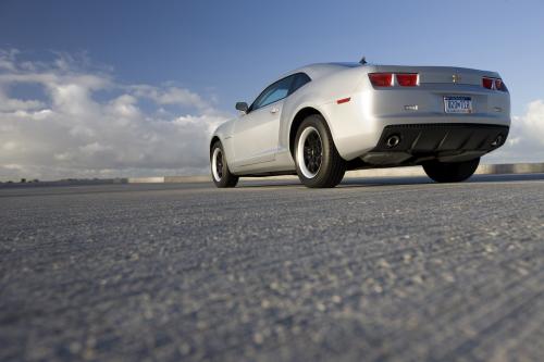 Chevrolet Camaro (2011) - picture 9 of 14