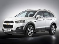 Chevrolet Captiva (2011) - picture 1 of 2