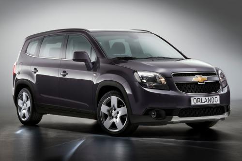 Chevrolet Orlando family van (2011) - picture 1 of 2