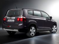 Chevrolet Orlando family van (2011) - picture 2 of 2