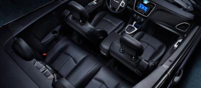 Chrysler 200 Convertible (2011) - picture 23 of 27