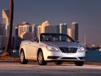 Chrysler 200 Convertible (2011) - picture 3 of 27