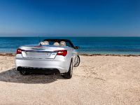 Chrysler 200 Convertible (2011) - picture 4 of 27