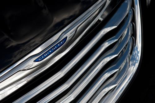 Chrysler 200 Sedan (2011) - picture 1 of 15