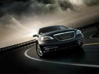 Chrysler 200 Sedan (2011) - picture 1 of 15