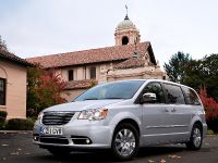 Chrysler Grand Voyager (2011) - picture 1 of 1