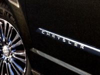 Chrysler Town and Country (2011) - picture 4 of 5